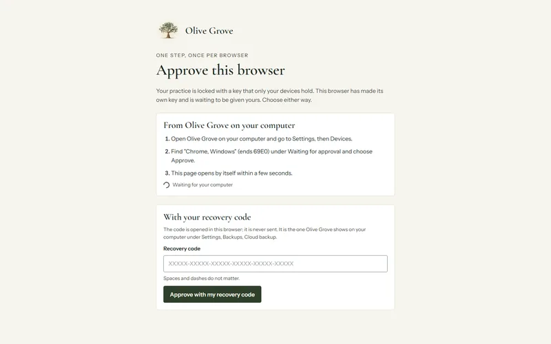 La page Approuver ce navigateur : les étapes pour l’approuver depuis Olive Grove sur l’ordinateur, avec le nom du navigateur et les derniers caractères de son identifiant, en attente de l’ordinateur, et plus bas un champ pour le code de récupération.
