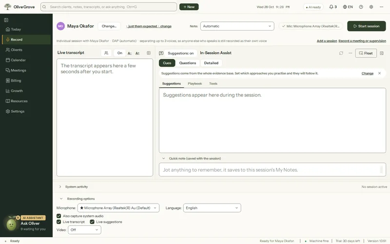 La page Enregistrer d’Olive Grove avec la cliente fictive Maya Okafor choisie : le format de note sur Automatique, le micro, le bouton Démarrer la séance, et les panneaux Transcription en direct et Assistant en séance encore vides.